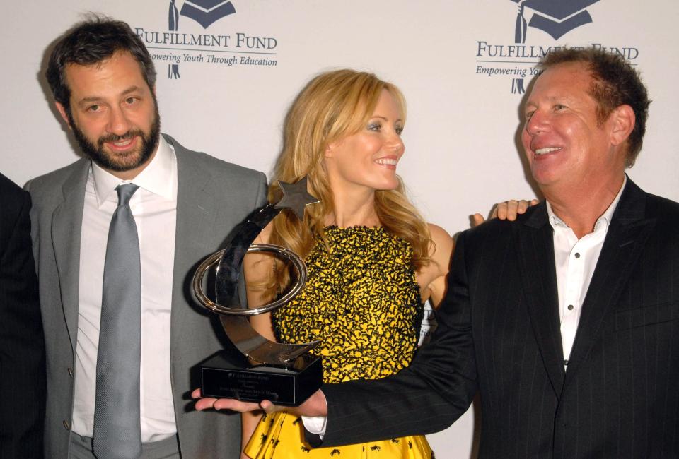 Apatow, his wife, Leslie Mann, and his friend and mentor Garry Shandling in 2009 (Photo By: Dee Cercone/Everett Collection)