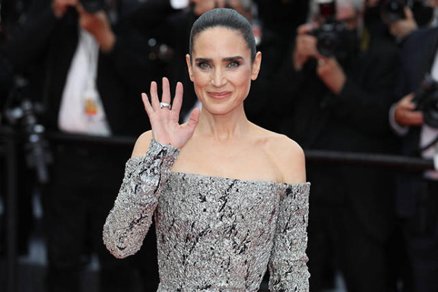 The Simple Primer Trick Jennifer Connelly's Makeup Artist Used for  Tonight's Emmy Awards - NewBeauty