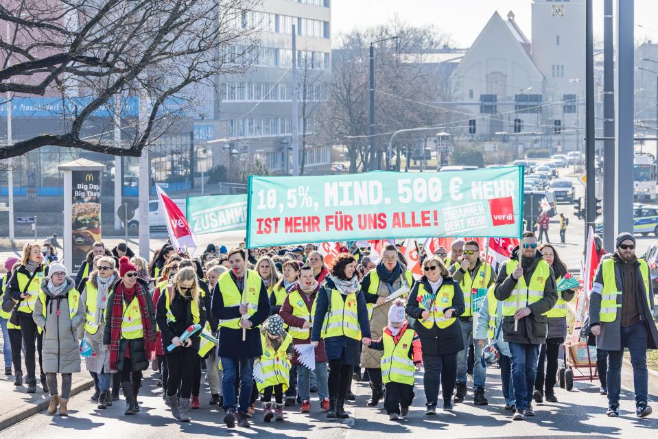 Eine Verdi-Demonstration an der Lausitz. - Copyright: dpa