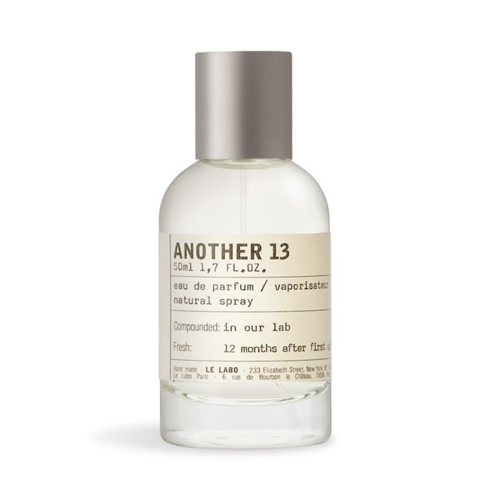 情人節香氛推薦��LE LABO 淡香精 ANOTHER 13 50ml 。Le Labo 13最著名的稱號就是「高級偽體香」，基底使用大量龍涎香（一種合成動物麝香），接著再將麝香、茉莉花、梨子、雪松的氣息一點一點織入（圖片來源/Yahoo奇摩購物中心賣場圖）