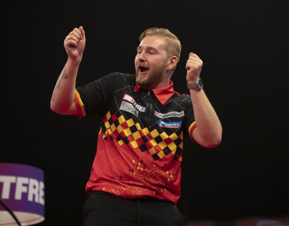 Youngster Van den Bergh schreibt Darts-Geschichte