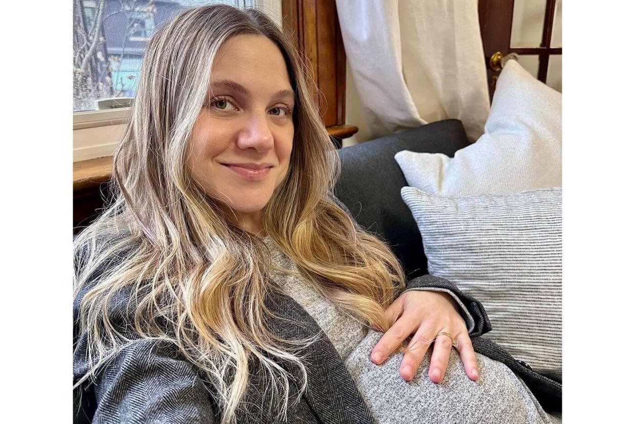 Lauren Collins pregnant