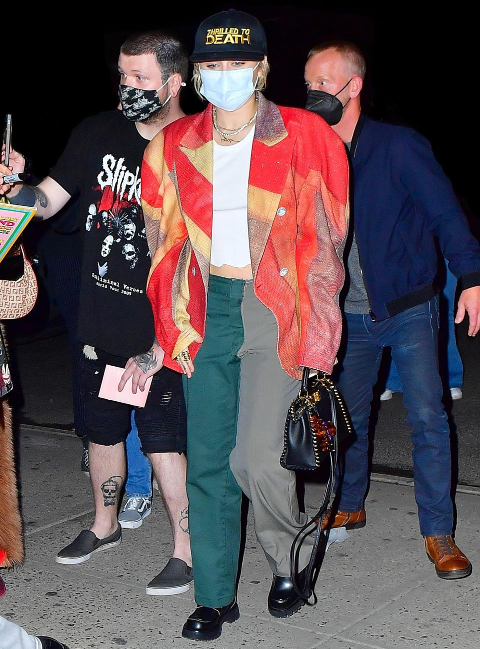 <p>Miley Cyrus was spotted arriving at her New York City hotel after rehearsing for <em>Saturday Night Live</em> with host Elon Musk.</p>