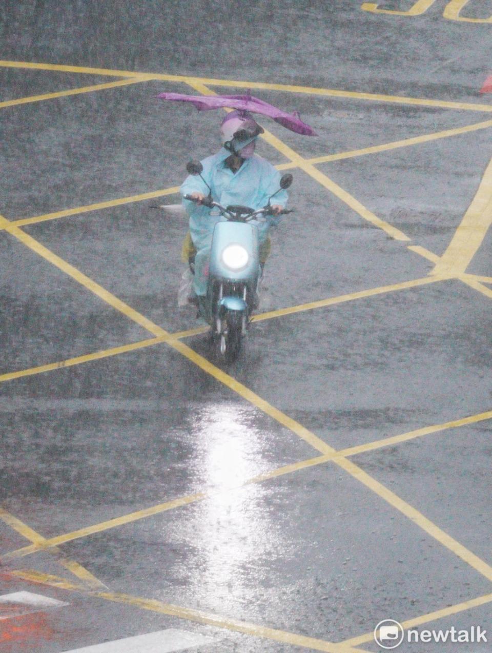 氣象專家吳德榮透露，17日前後菲律賓東方至南海一帶有「熱帶低壓」存在（資料照）。   圖：張良一/攝