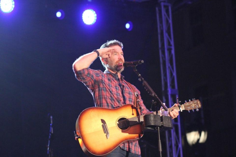 Josh Turner headlined Saturday's 7th Inning Stretch Festival.