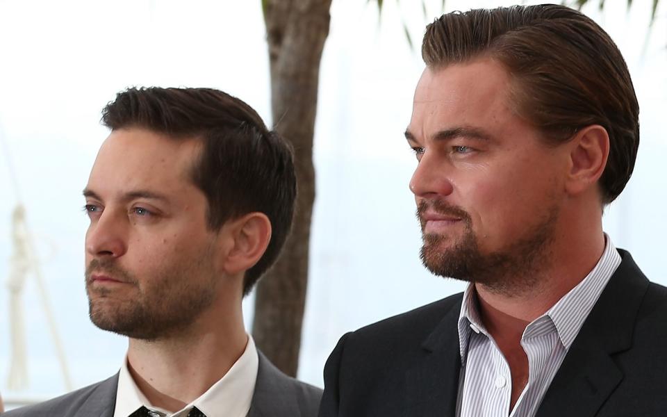 Tobey Maguire (links) und Leonardo DiCaprio kennen sich bereits seit ihrer frühen Jugend, als sie gemeinsam ihre ersten Castings besuchten: "Leo ist mein engster Freund", erklärte der "Spiderman"-Star einst im Interview. "Er hat mich immer begleitet, auch als ich geheiratet habe und Vater wurde. Dadurch wurde unsere Freundschaft noch intensiver." (Bild: Andreas Rentz/Getty Images)