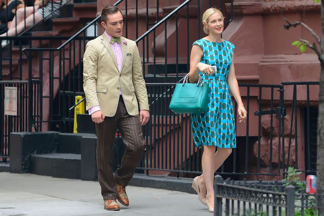 <p>ANDERSON/Bauer-Griffin/GC Images</p> Ed Westwick and Kelly Rutherford filming a scene from 'Gossip Girl' in 2012