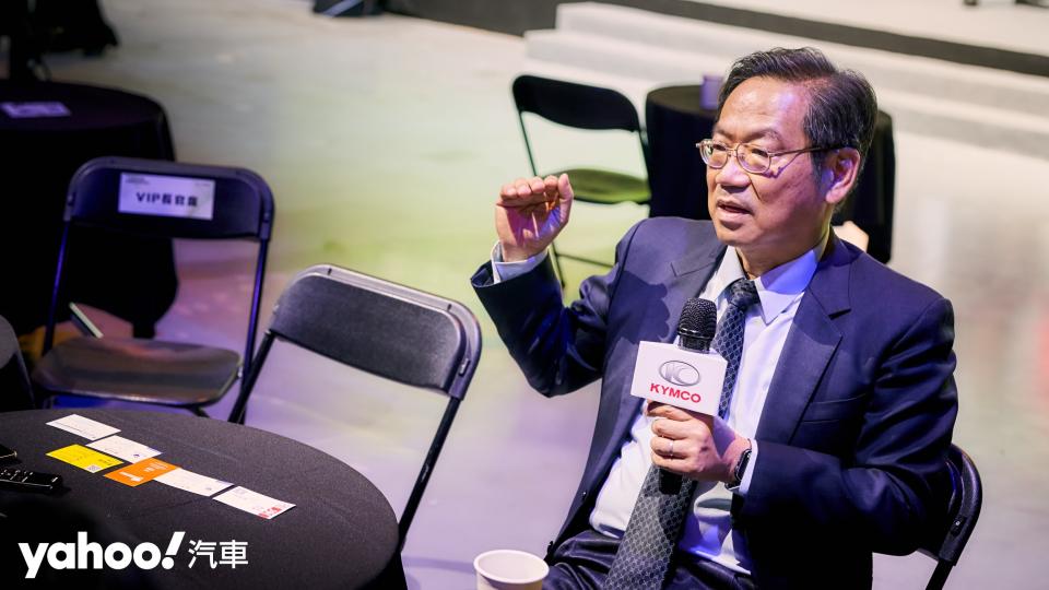 光陽機車柯俊斌執行長談論微型電動二輪車相關法規、市場開發與未來展望。