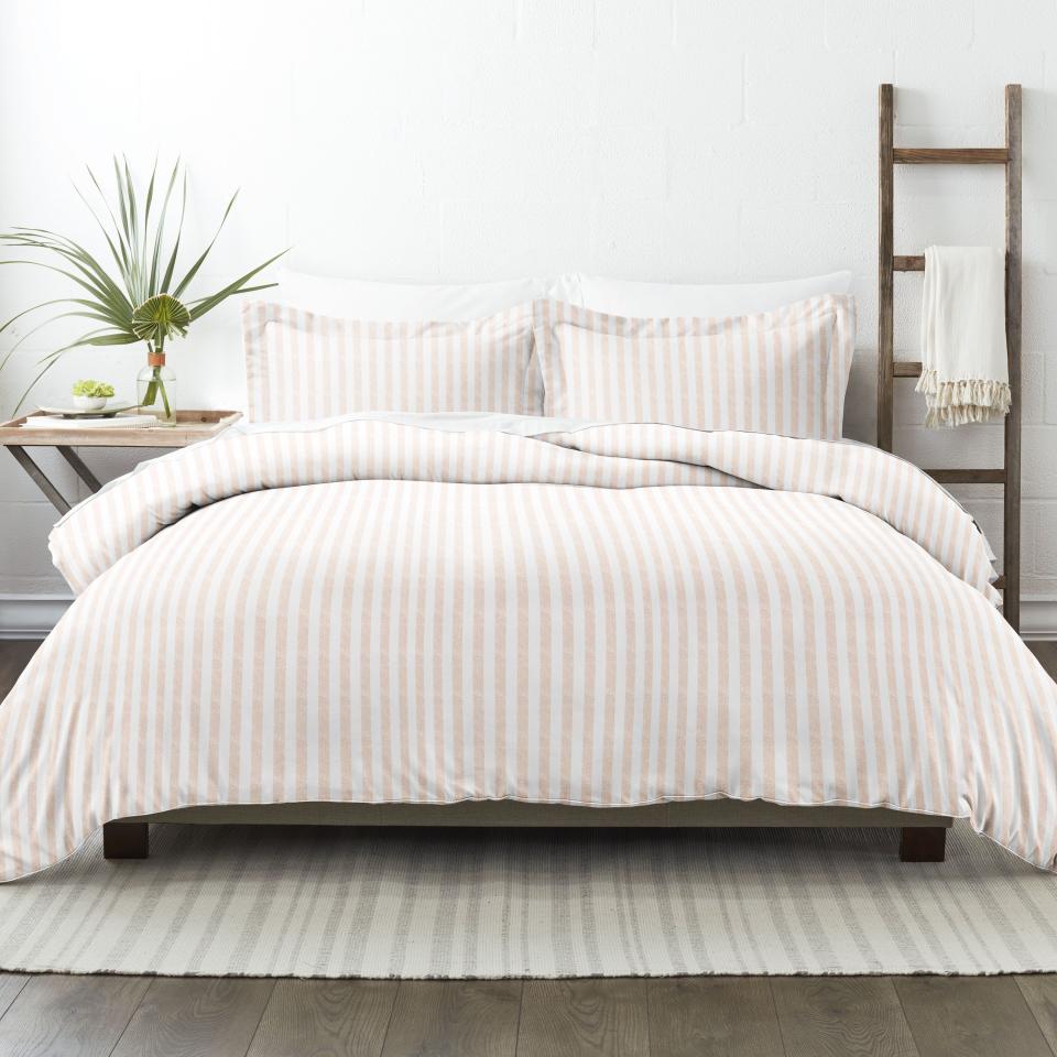 6) Lenjoy Home Striped Duvet Cover Set