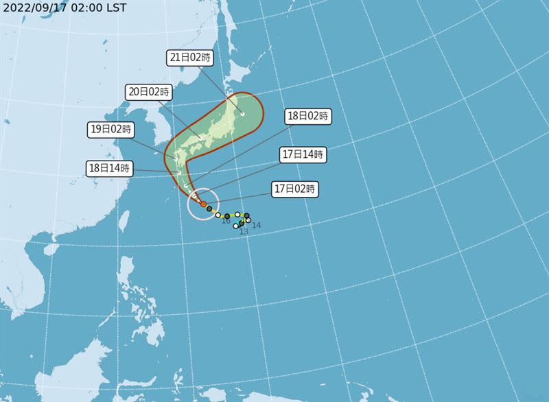 南瑪都變強颱將直撲日本，外圍環流影響台灣北東有雨。（圖／翻攝自中央氣象局）