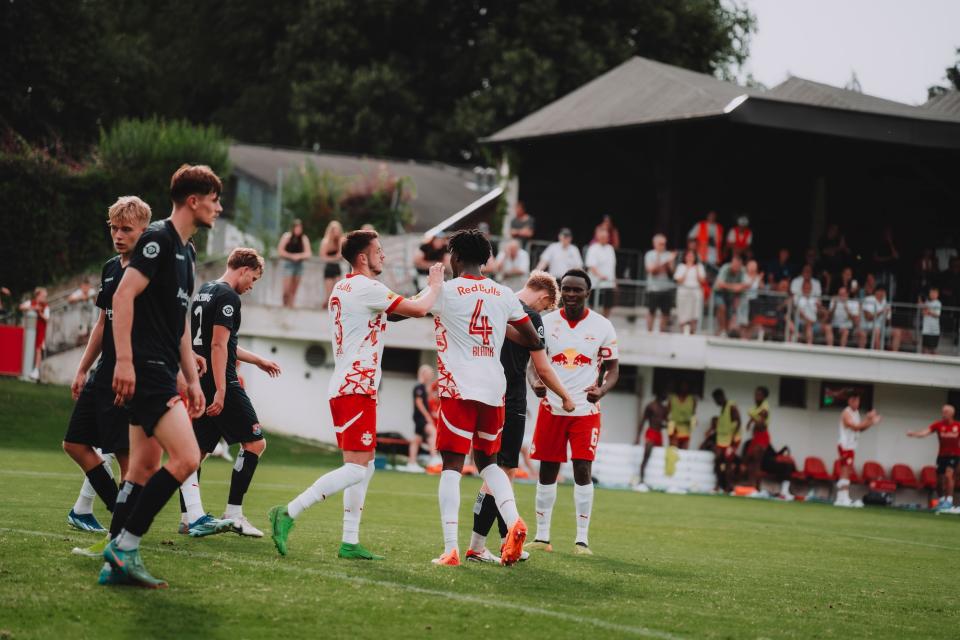 Successful first friendly for Pep Lijnders