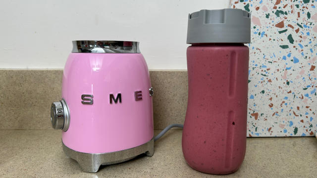 smeg Personal Blender & Bottle to Go Set