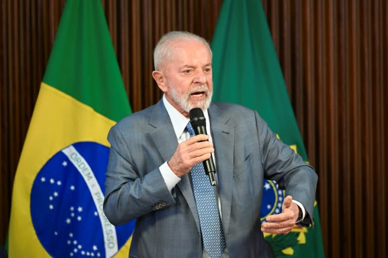 El presidente brasileño, Luiz Inacio Lula da Silva, habla durante una reunión ministerial de emergencia ante las inundaciones que se produjeron al sur del país, el 13 de mayo de 2024 en Brasilia (Evaristo Sa)