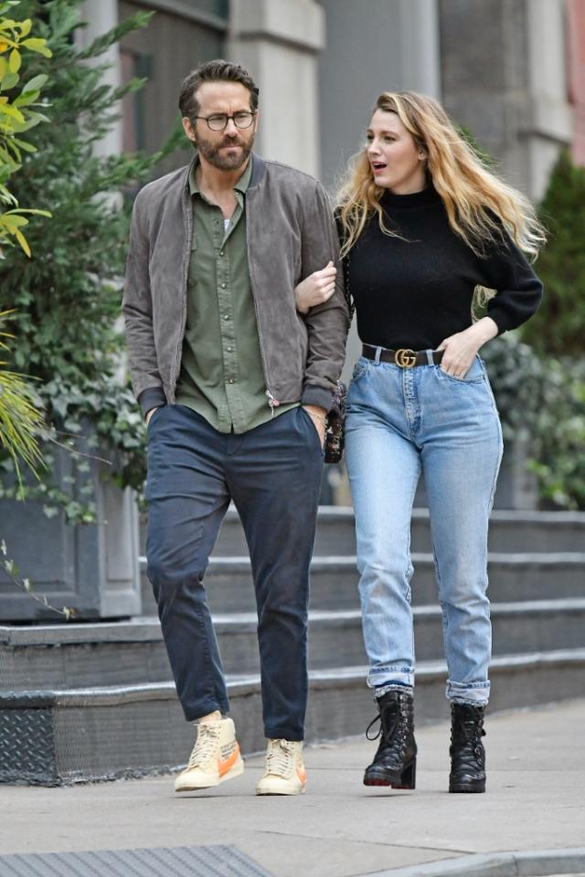 Stearinlys Spille computerspil Imponerende Blake Lively Elevates Her Mom Jeans With Louboutin Heeled Combat Boots With  Ryan Reynolds