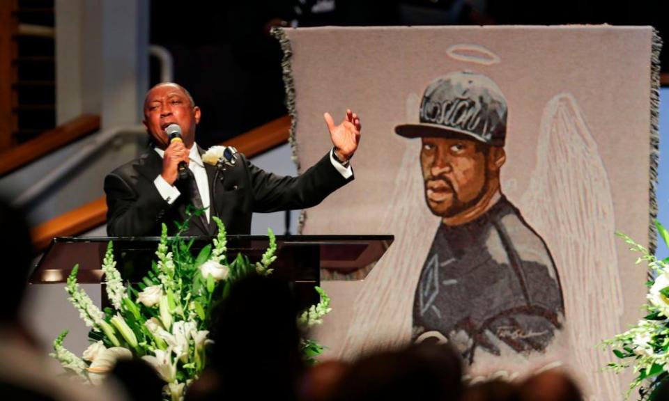 Houston mayor Sylvester Turner speaks at the service.