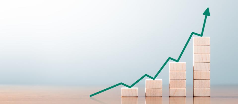 Graphic representing compounding investment returns.