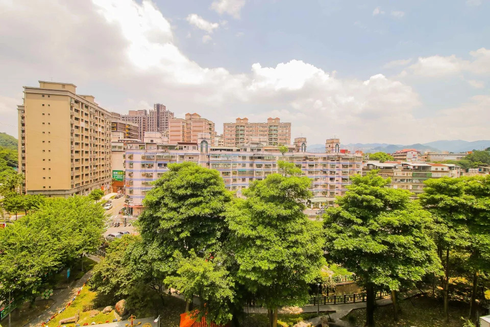 &#x0065b0;&#x005e97;&#x005340;&#x007684;&#x005b89;&#x005751;&#x004ee5;&#x006e05;&#x005e7d;&#x005be7;&#x00975c;&#x003001;&#x00666f;&#x008272;&#x005b9c;&#x004eba;&#x007684;&#x005c45;&#x004f4f;&#x0074b0;&#x005883;&#x008457;&#x00540d;&#x00ff0c;&#x00518d;&#x0052a0;&#x004e0a;&#x005b89;&#x005751;&#x008f15;&#x008ecc;&#x005b8c;&#x005de5;&#x005728;&#x005373;&#x00ff0c;&#x005c0d;&#x005b89;&#x005751;&#x00623f;&#x005e02;&#x005e36;&#x004f86;&#x0062c9;&#x0062ac;&#x006548;&#x00679c;&#x003002;&#x005716;/&#x006c38;&#x006176;&#x00623f;&#x005c4b;&#x0063d0;&#x004f9b;