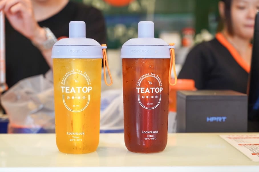 在眾多手搖飲品牌中，以茶飲聞名的TEATOP受到網友熱烈推崇。（圖/編輯李美心拍攝）