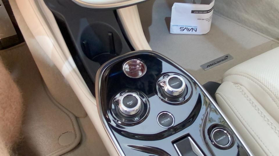 Controls for the 2020 McLaren GT's adjustable suspension and transmission.