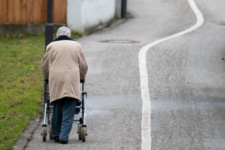 Alter und Armut müssen nicht zwangsläufig zusammengehören. (Bild: Armin Weigel/dpa)