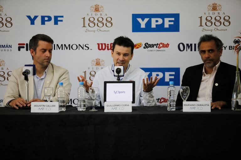 Coria junto con Agustín Calleri y Mariano Zabaleta, presidente y vicepresidente de la AAT, respectivamente