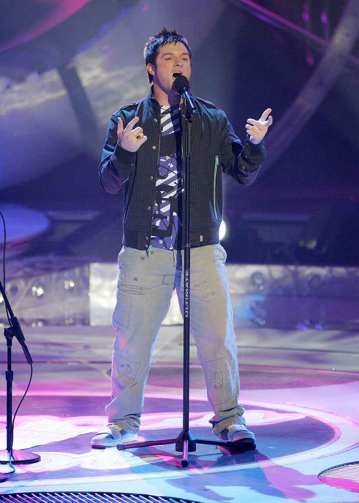 Blake Lewis performs as one of the top 6 contestants on the 6th season of American Idol.