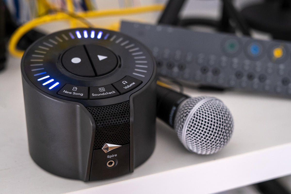 Spire Studio Review - A Portable Recording Studio & Multitracker For Your  Phone