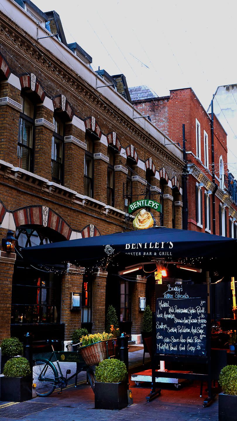 4) Bentley's Oyster Bar & Grill