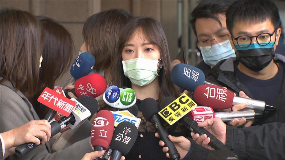 被控性騷  丁坦承在辦公室「做不該做的事」丁妻出示丁與Y女對話截圖 Y女曾向丁要錢