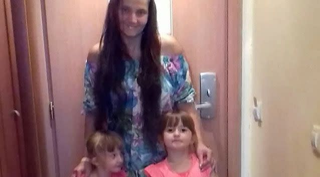 A mum-of-three who was bitten by a spider is desperate for an organ transplant this Christmas after her kidneys shut down. Source: SWNS/THE MEGA AGENCY