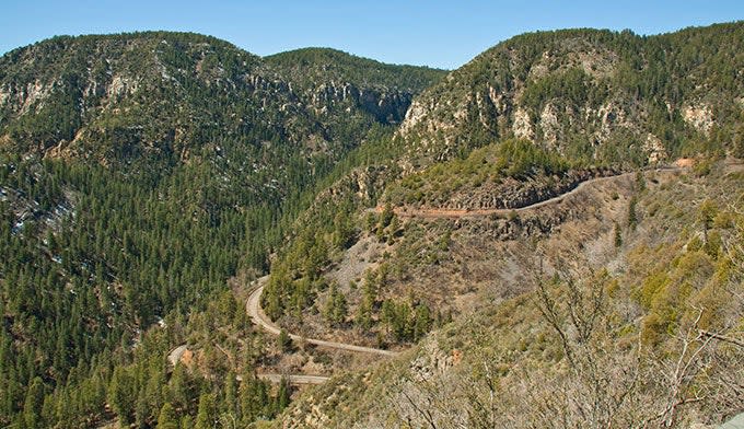 Switchbacks on Oak Creek Canyon Road between Sedona and Flagstaff