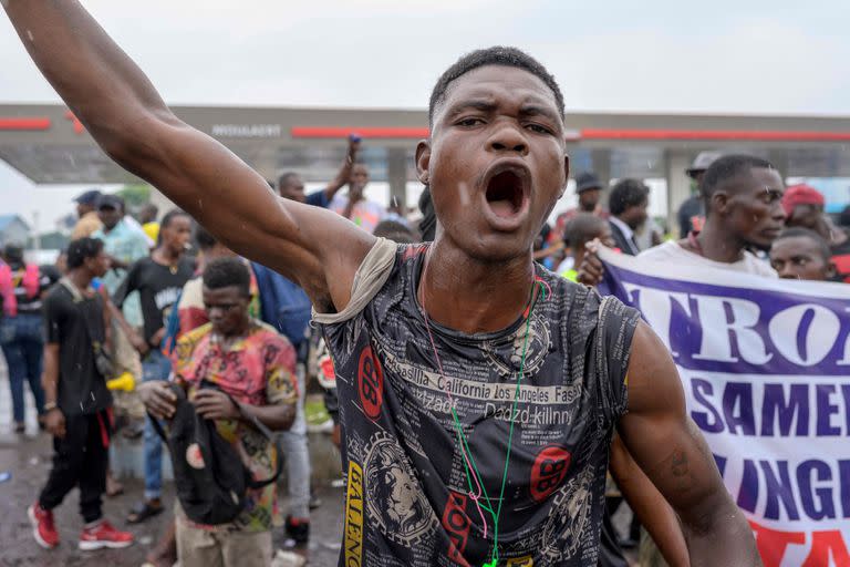 Miles de personas marcharon en Kinshasa para expresar su descontento con la situación social de la población.
