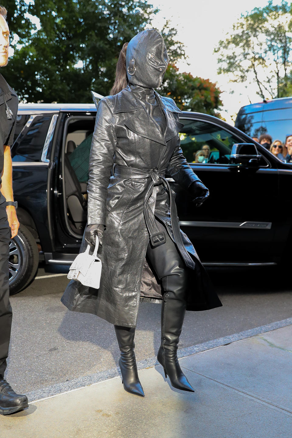 Kim Kardashian arrives in New York City. - Credit: MEGA