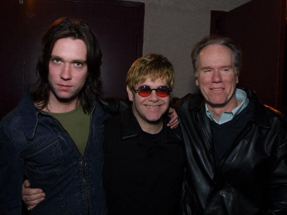 Rufus Wainwright, Elton John and Loudon Wainwright III in 2001 (Rex)