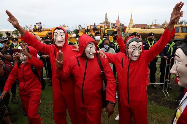 <p>Des milliers de jeunes ont commencé à manifester samedi à Bangkok, lançant une mobilisation de deux jours qui s'annonce massive contre le gouvernement... et la monarchie. </p>