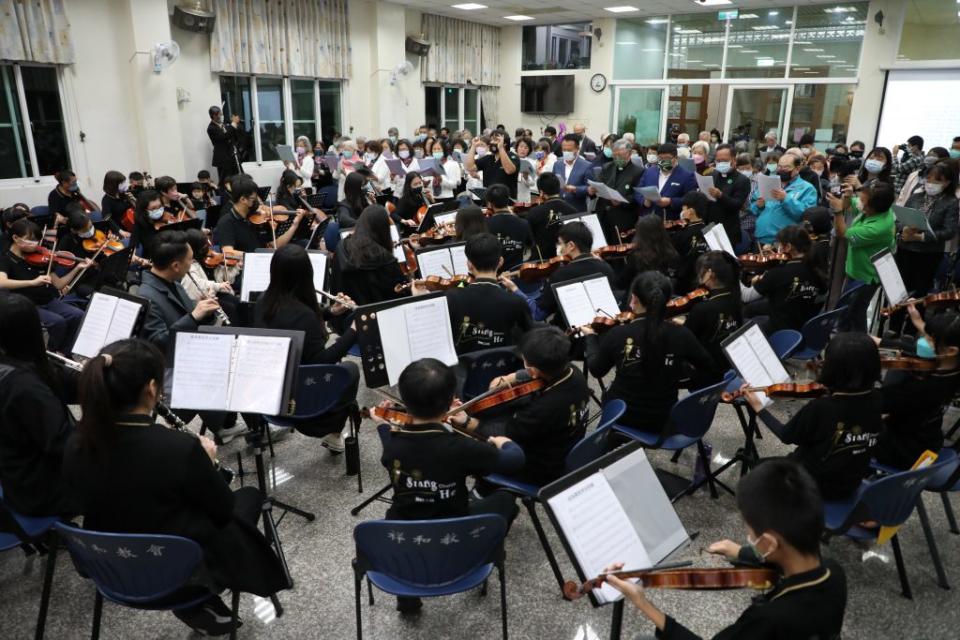 台灣基督長老教會嘉義中會二十七日晚間在祥和教會舉行追思二二八紀念禮拜。　（記者張誼攝）