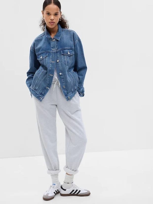 OOTD Elle Ferguson Oversize Denim Jacket — SLK Style