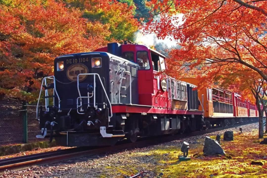 Sagano Romantic Train, Sagano Scenic Railway. 