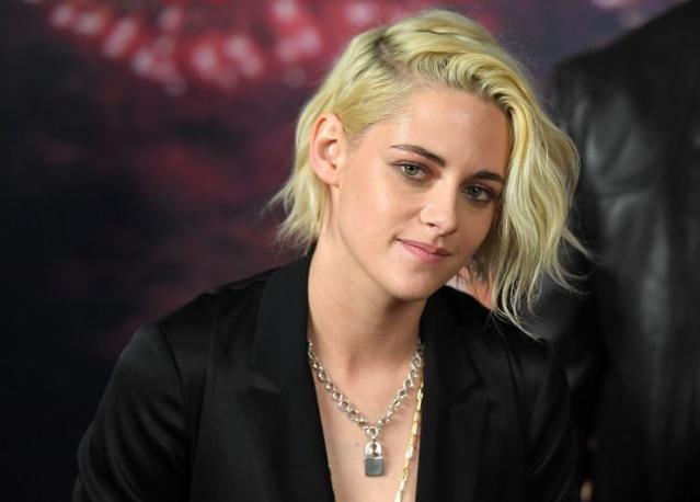 Kristen Stewart's Lock Charm Reminds Us of Our Favorite '90s Tiffany  Necklace — Only Cooler