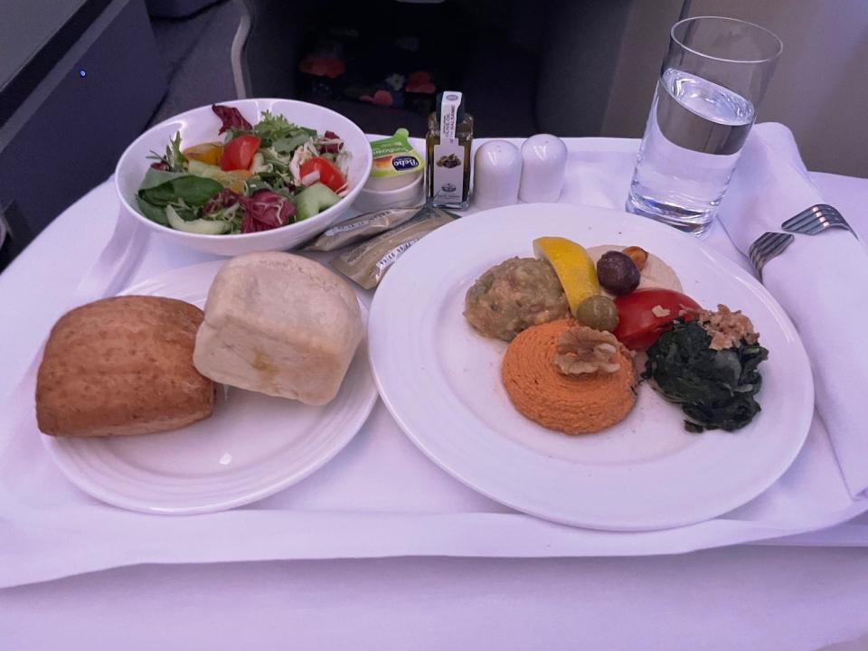 Tonya Russell's Emirates business class trip