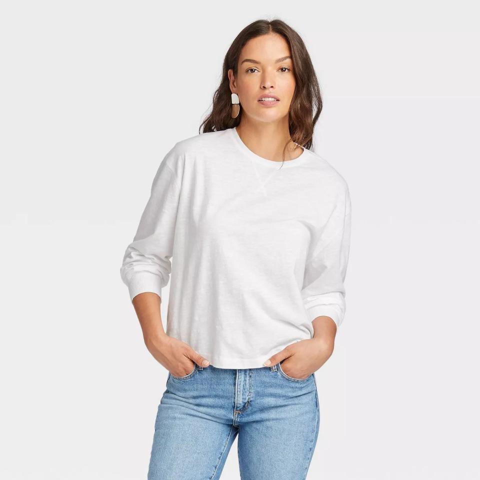 16) Women's Long Sleeve Boxy White T-Shirt