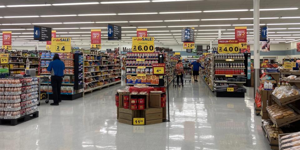 Aisles at Food Lion.