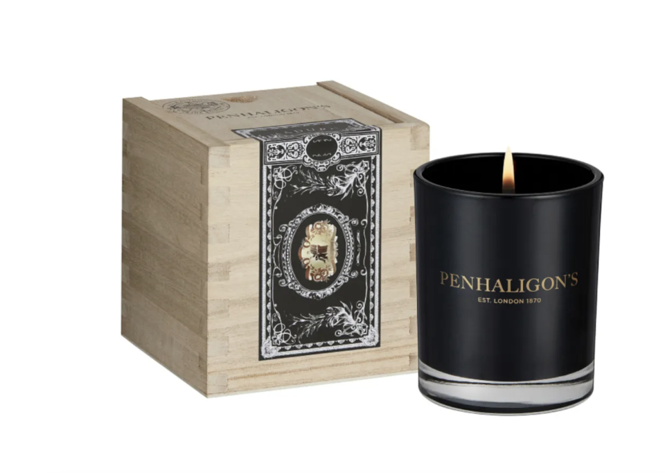 A photo of Penhaligon's Maduro Leaf Candle.