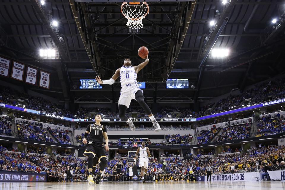 De’Aaron Fox dunks during the NCAA tournament. (AP)