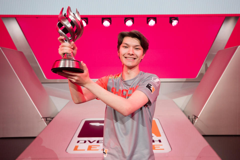 2019年OWL常規賽MVP Sinatraa不到一年內就轉投《特戰英豪》項目，正顯示了《鬥陣特攻》2020年遭遇的巨大衝擊。 圖：暴雪娛樂／提供