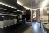 <p>Here’s the inside of the ultra-modern kitchen. (Airbnb) </p>