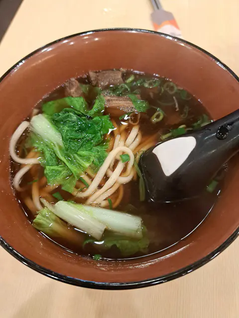 <strong>連鎖餐飲品牌三商巧福的「原味牛肉麵」悄悄從145元漲價到155元。（圖／翻攝自Dcard）</strong>