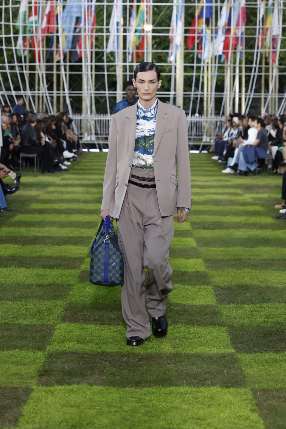 Louis Vuitton Spring Summer 2025 Men’s Collection-VUITTON-MENrsquoS-SPRING-SUMMER-2025-LOOK-70