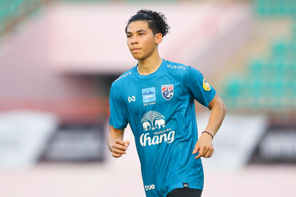 NONTHABURI, THAILAND - OCTOBER 11: Ben Davis of Thailand in action during the friendly match between Thailand U-23 and Army United at Nonthaburi Province Stadium on October 11, 2019 in Nonthaburi, Thailand. (Photo by Pakawich Damrongkiattisak/Getty Images)