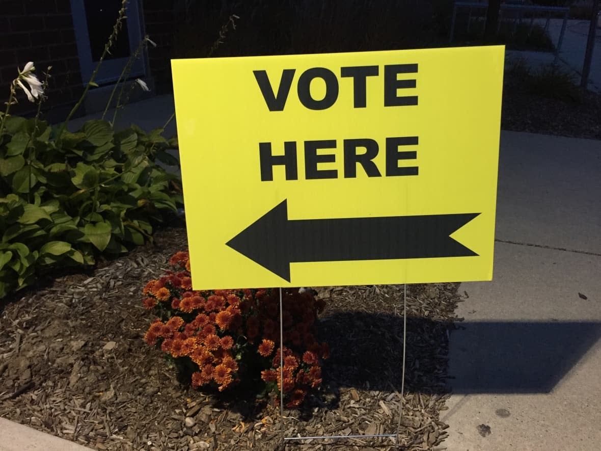 In many Ontario municipalities, voter turnout dropped compared to 2018. And the decline in the number of people exercising their voting rights at the community level has stirred concerns. (Joe Pavia/CBC - image credit)